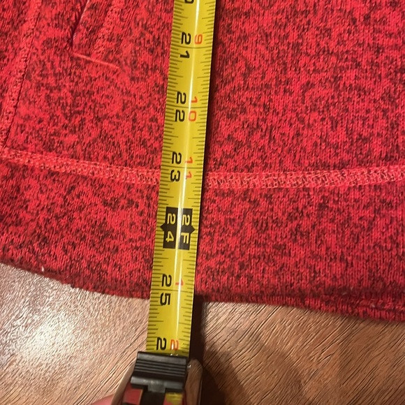 Like new The North Face pullover hoodie - Picture 12 of 16